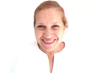 María E. C. M.