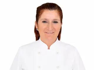 Claudia L. L. G.